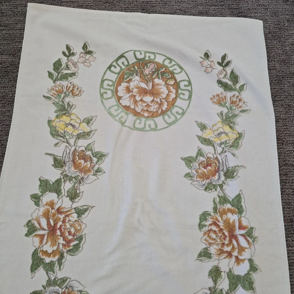 Vtg 70s JP Stevens Utica Fine Arts Bath Towel Floral Flowers 24x44‎
